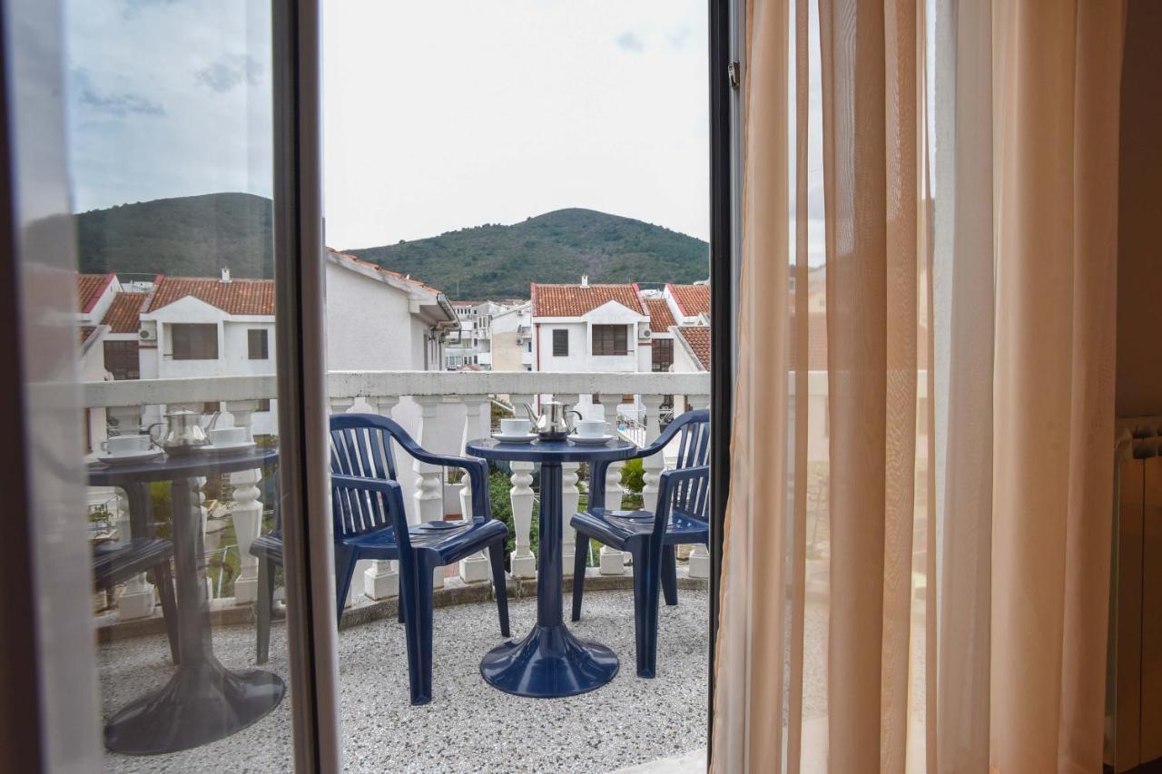 Apartments Adok Budva Eksteriør bilde
